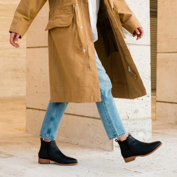 Nisolo Eva Chelsea Boot - black leather size 6 - Picture 6 of 6